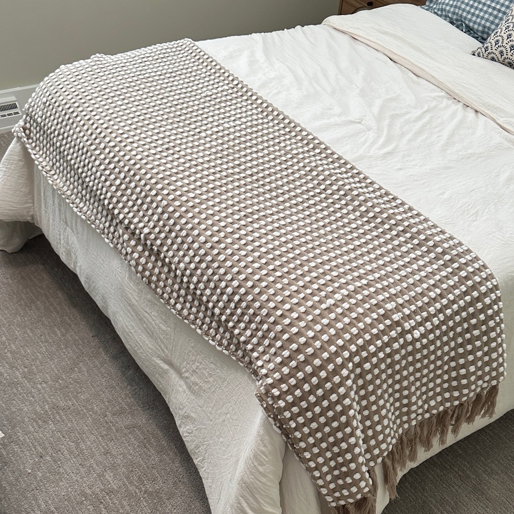 Elegant Tan and White Throw Blanket